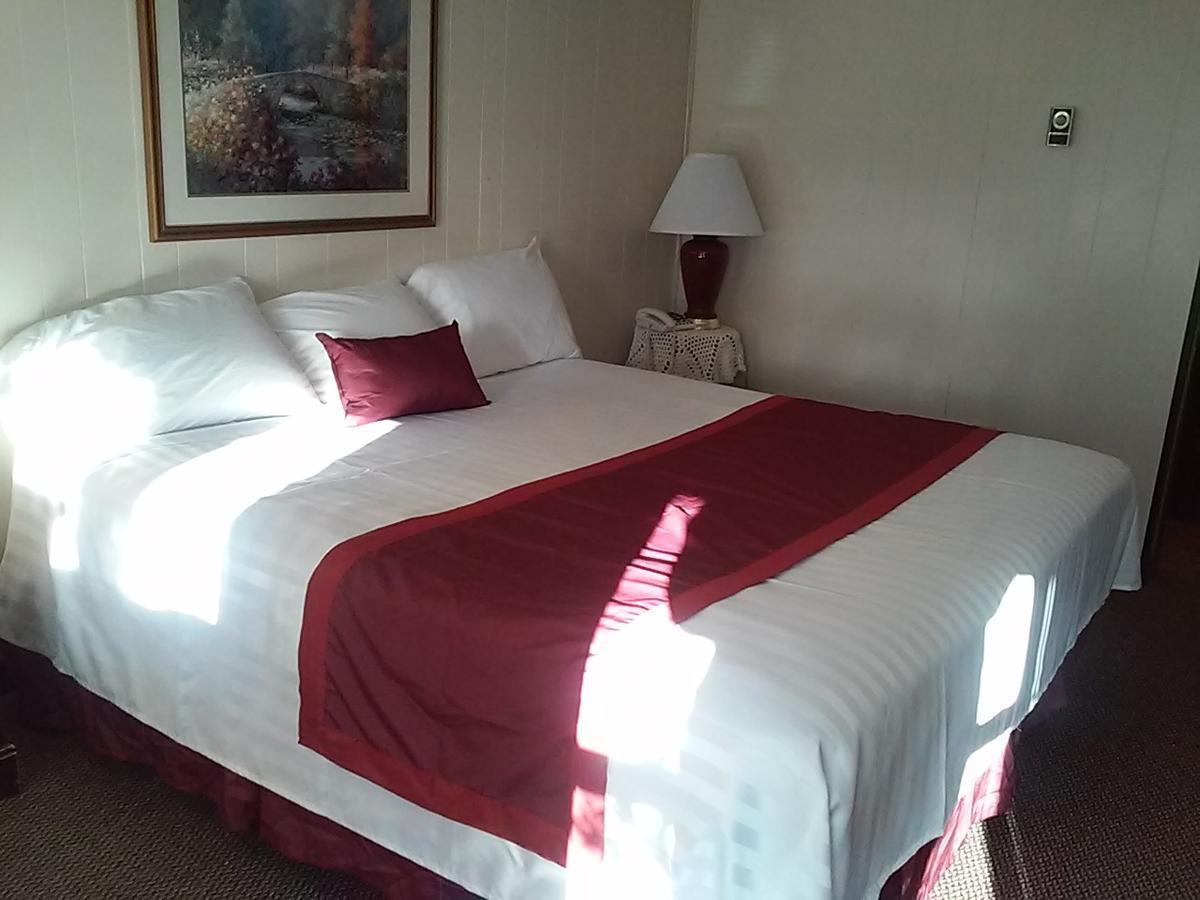 Motel Holiday House Hillsdale