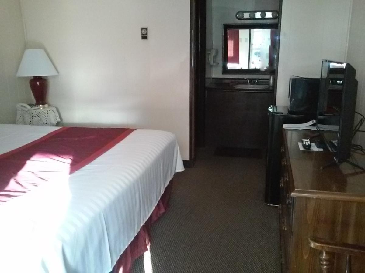 Motel Holiday House Hillsdale