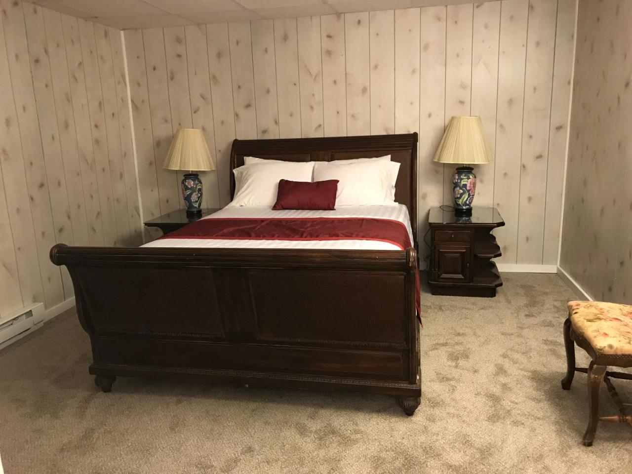 Holiday House Hillsdale
