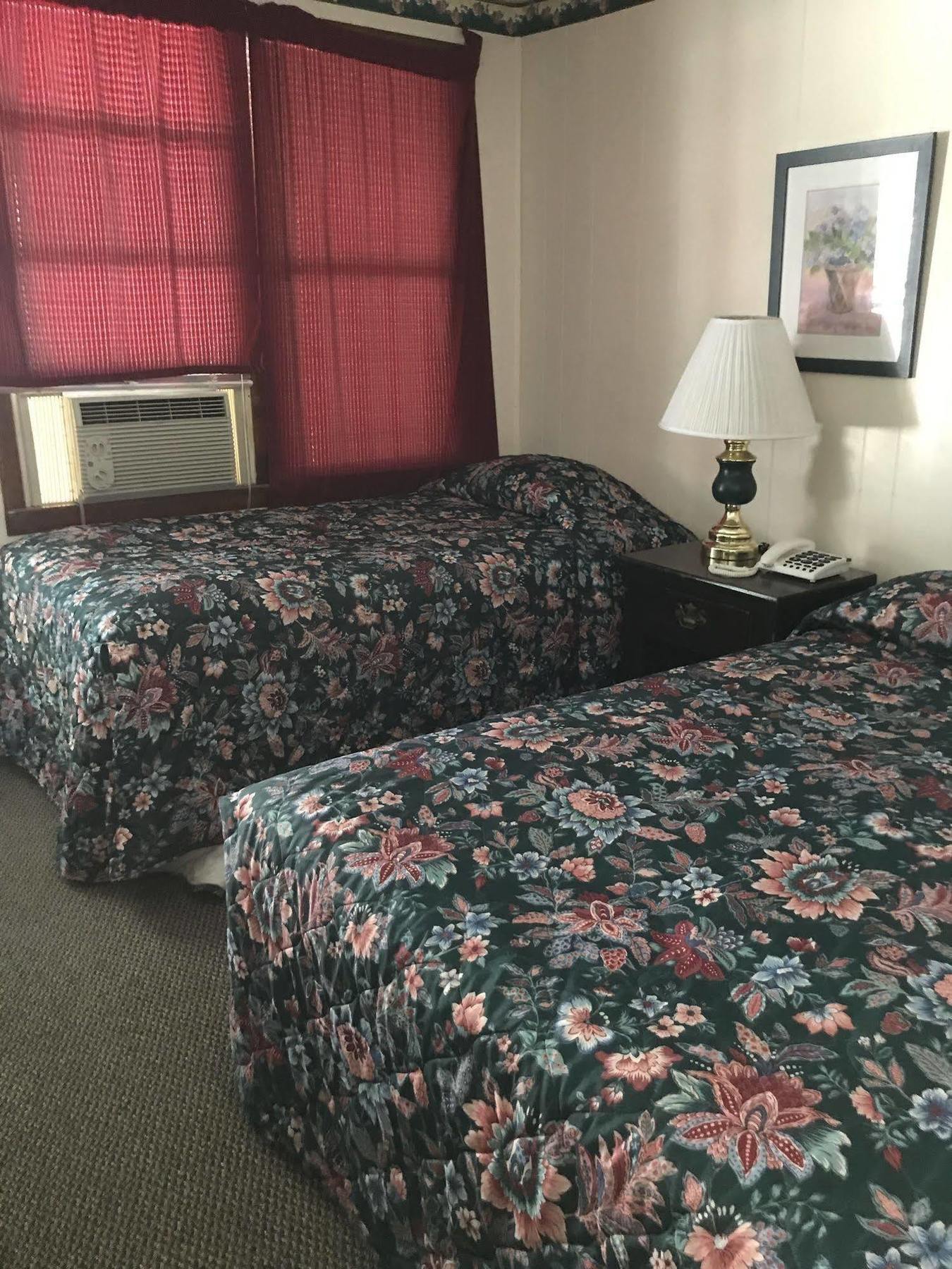 Holiday House Hillsdale